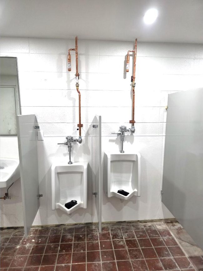 Commercial urinals