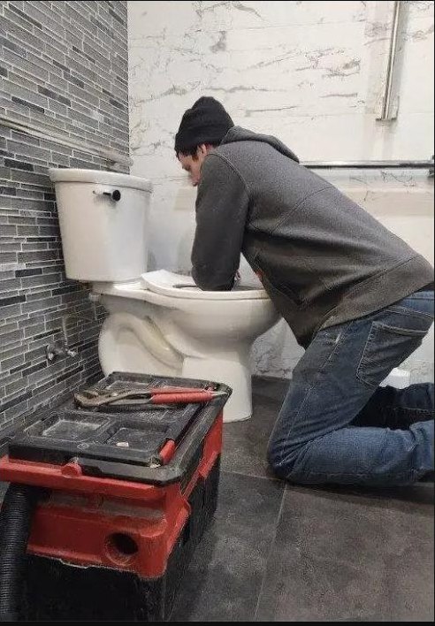 Toilet repair, a real Old School Plumbing job